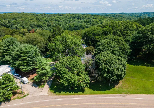 41st image of 2001 Cambridge Rd, Coshocton, OH 43812 | MLS# 226030115