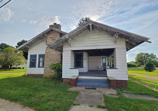 1st image of 132 Portland Wy S, Galion, OH 44833 | MLS# 226030102