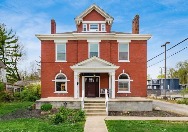 1st image of 797 N Nelson Rd, Columbus, OH 43219 | MLS# 226030131