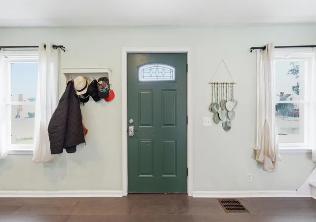 3rd image of 869 Binns Blvd, Columbus, OH 43204 | MLS# 226030109