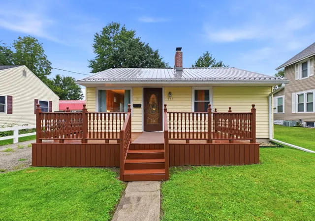 Single family home for sale at 217 Reed Ave, Marion, OH 43302 | MLS# 226030304