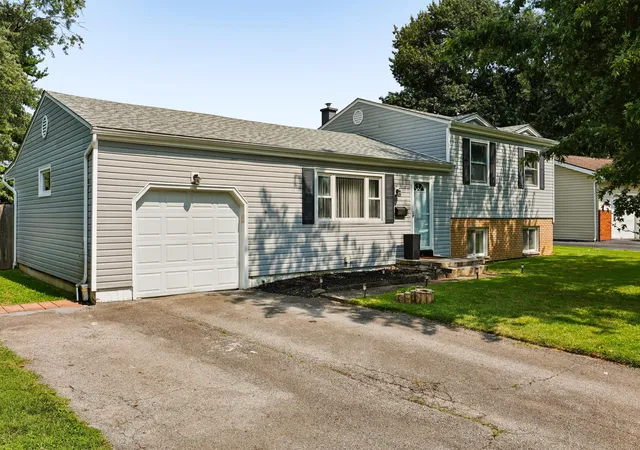 1st image of 866 Hunt Valley Dr, Reynoldsburg, OH 43068 | MLS# 226030223