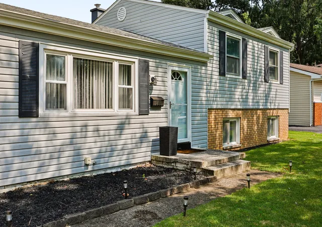 3rd image of 866 Hunt Valley Dr, Reynoldsburg, OH 43068 | MLS# 226030223