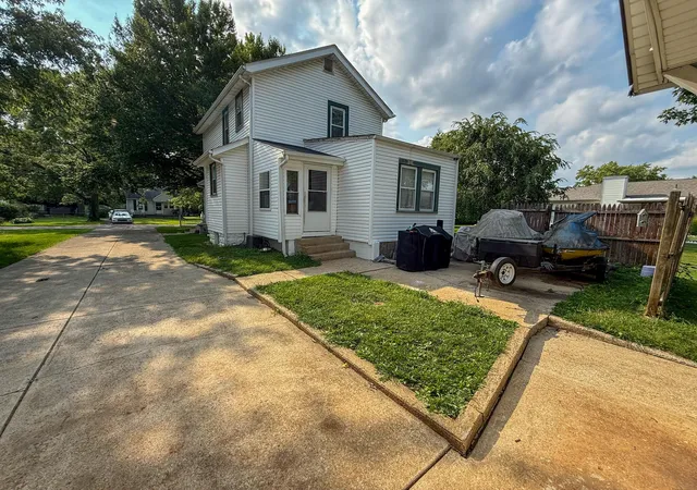 Photo 3 of Single family home for sale at 4320 Orchard Ln, Obetz, OH 43207 | MLS# 226030226 | Listing updated on 2026-08-17