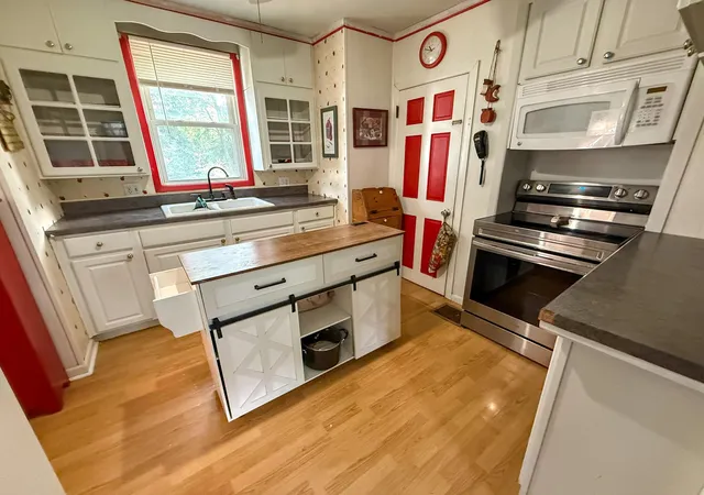 Photo 4 of Single family home for sale at 4320 Orchard Ln, Obetz, OH 43207 | MLS# 226030226 | Listing updated on 2026-08-17