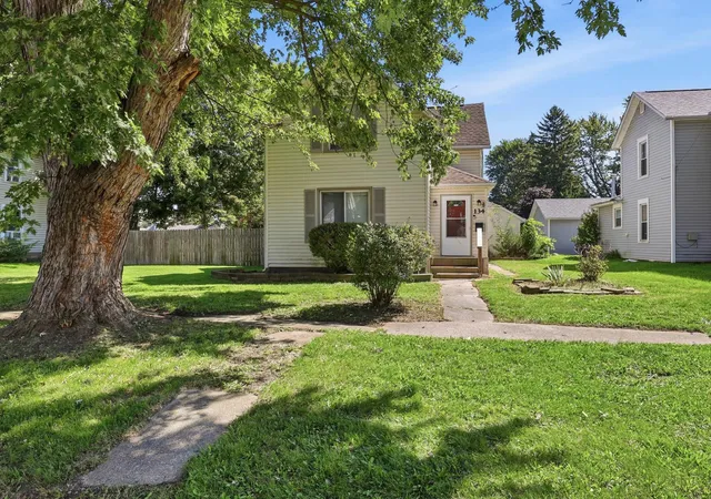 Photo 2 of Single family home for sale at 134 Lincoln Ave, Marion, OH 43302 | MLS# 226032503 | Listing updated on 2026-08-26
