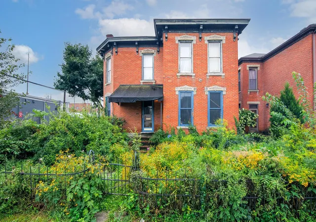 3rd image of 29-31 Smith Pl, Columbus, OH 43201 | MLS# 226030584