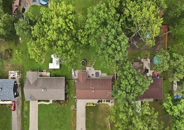27th image of 47 Edgewood Dr, Grafton, OH 44044 | MLS# 226030327