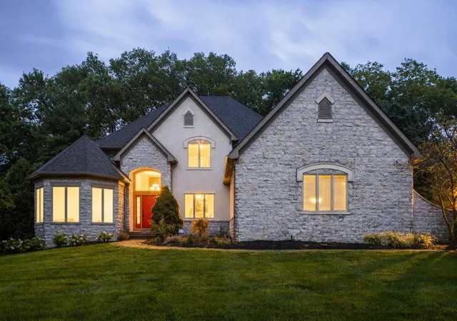 1st image of 3925 Tarrington Ln, Columbus, OH 43220 | MLS# 226030577