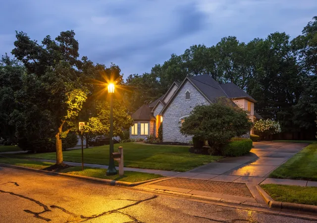 43rd image of 3925 Tarrington Ln, Columbus, OH 43220 | MLS# 226030577