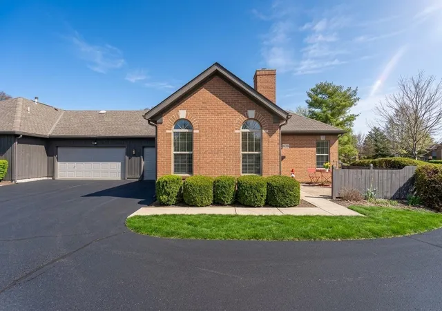 3rd image of 2679 Trottersway Dr, Columbus, OH 43235 | MLS# 226031668