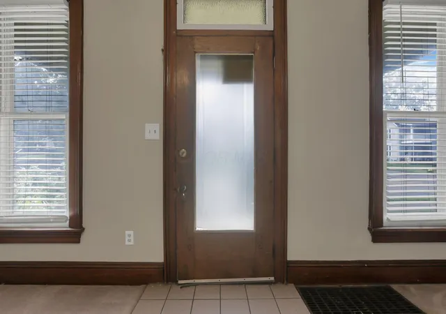 4th image of 178 W Locust St, Newark, OH 43055 | MLS# 226030239
