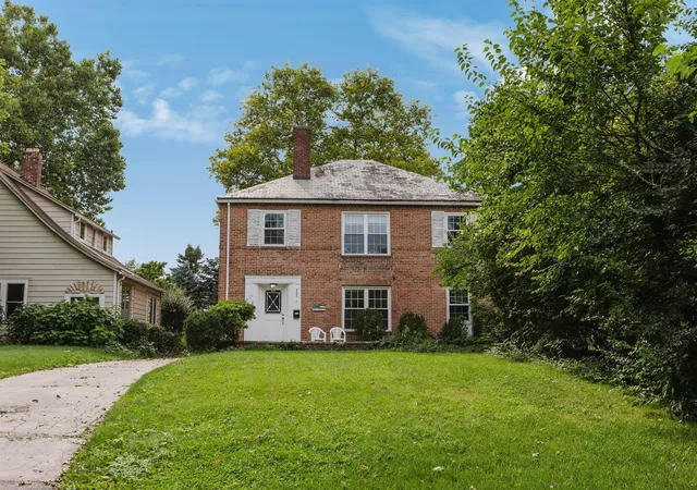3rd image of 495 Eastmoor Blvd, Columbus, OH 43209 | MLS# 226031231
