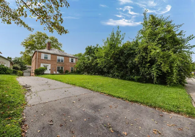 4th image of 495 Eastmoor Blvd, Columbus, OH 43209 | MLS# 226031231