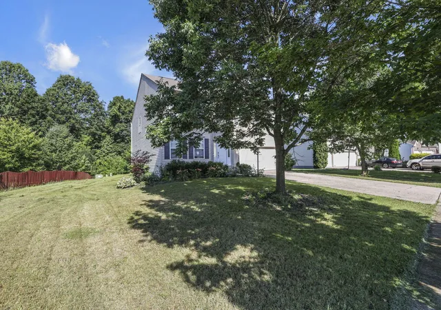 2nd image of 49 Knights Bridge Dr W, Pickerington, OH 43147 | MLS# 226030290