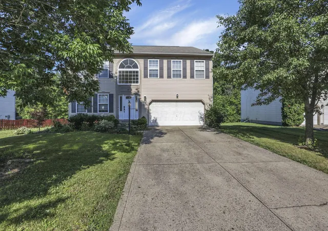 Photo 3 of Single family home for sale at 49 Knights Brg Dr W, Pickerington, OH 43147 | MLS# 226030290 | Listing updated on 2026-10-01