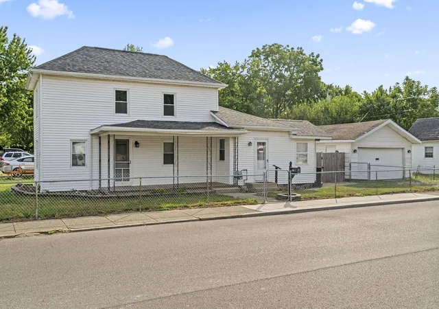 Photo 3 of Single family home for sale at 628 Delaware St, Washington Court House, OH 43160 | MLS# 226030375 | Listing updated on 2026-09-16