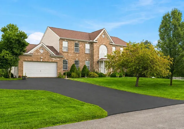 3rd image of 2515 Lackey Meadows Dr, Delaware, OH 43015 | MLS# 226030834