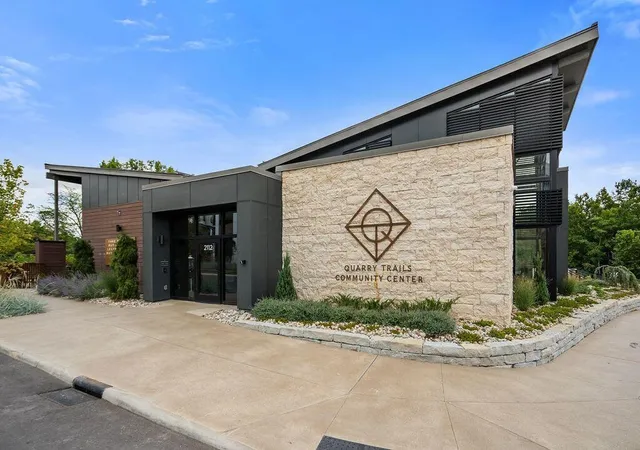 19th image of 2422 Quarry Trails Dr, Columbus, OH 43228 | MLS# 226030409
