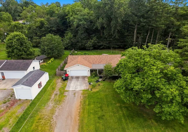 2nd image of 3985 Valley View Rd, Zanesville, OH 43701 | MLS# 226030270