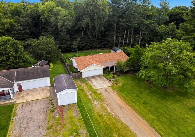 3rd image of 3985 Valley View Rd, Zanesville, OH 43701 | MLS# 226030270