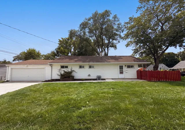 1st image of 2221 Myrtle Ave, Columbus, OH 43211 | MLS# 226030276
