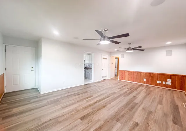 3rd image of 2221 Myrtle Ave, Columbus, OH 43211 | MLS# 226030276
