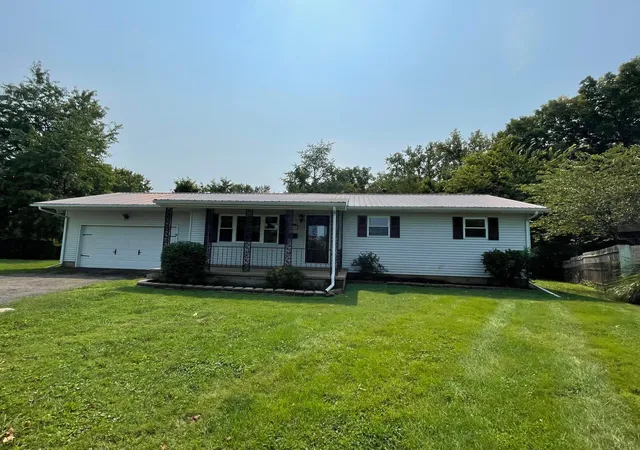 image of 129 Gale Ct, Circleville, OH 43113 | MLS# 226030294