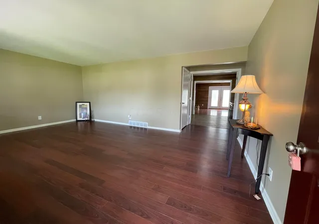 image of 129 Gale Ct, Circleville, OH 43113 | MLS# 226030294