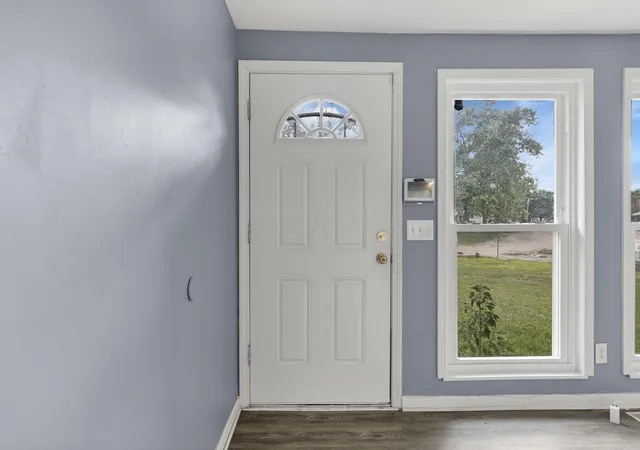 Listing Photo 4 - Condo for sale in building located at 4106-4108 Larry Pl, Columbus, OH 43227
