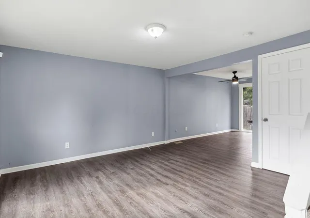 Listing Photo 5 - Condo for sale in building located at 4106-4108 Larry Pl, Columbus, OH 43227