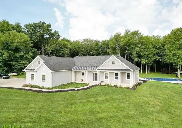 Photo 1 of Single family home for sale at 11901 Dunham Rd, Mount Vernon, OH 43050 | MLS# 226030293 | Listing updated on 2026-08-10