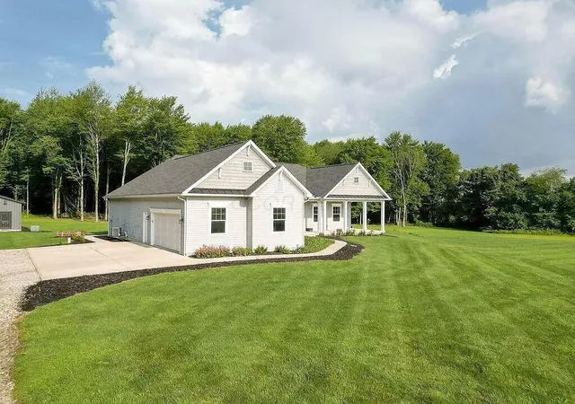Photo 2 of Single family home for sale at 11901 Dunham Rd, Mount Vernon, OH 43050 | MLS# 226030293 | Listing updated on 2026-08-10