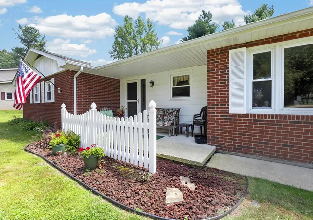Photo 2 of Sale Pending at 743 Carpico Dr Ne, Lancaster, OH 43130 | MLS# 226030300 | Listing updated on 2026-09-05