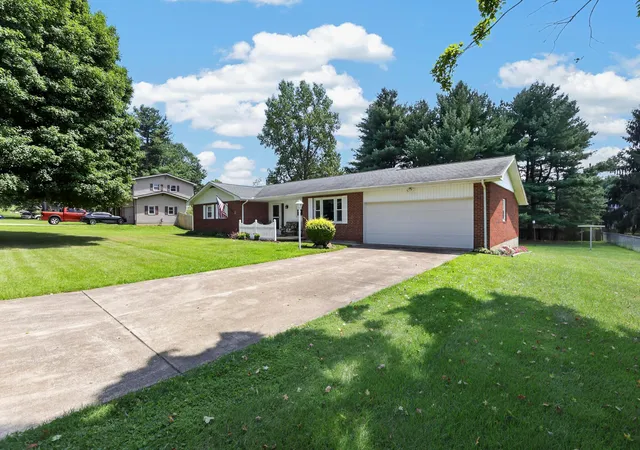 Photo 4 of Sale Pending at 743 Carpico Dr NE, Lancaster, OH 43130 | MLS# 226030300 | Listing updated on 2026-09-05