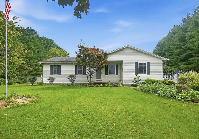 1st image of 11558 Parkview Dr Sw, Stoutsville, OH 43154 | MLS# 226030441