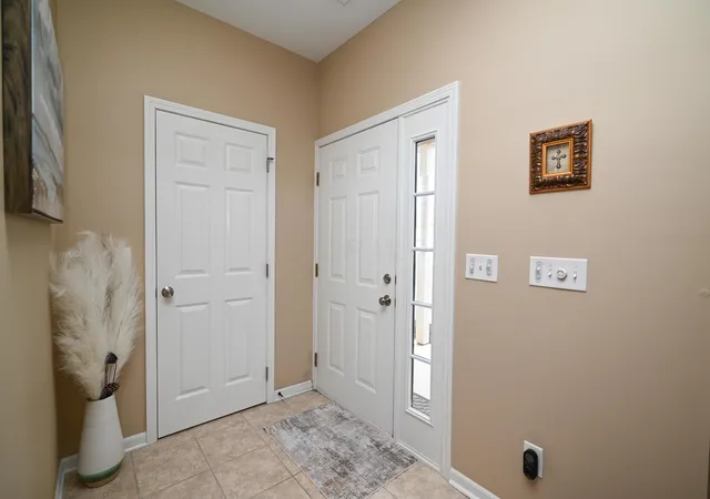 Photo 2 of Condo for sale at 667 Albany Way, Marion, OH 43302 | MLS# 226030388 | Listing updated on 2026-09-14