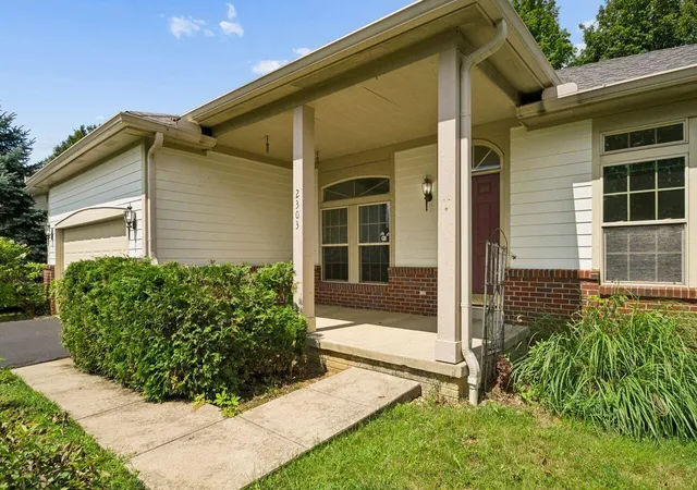 2nd image of 2303 Pleasant Colony Dr, Lewis Center, OH 43035 | MLS# 226031496