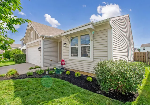 Photo 2 of Single family home for sale at 1938 Spring Cvs Dr, Grove City, OH 43123 | MLS# 226031438 | Listing updated on 2026-08-29
