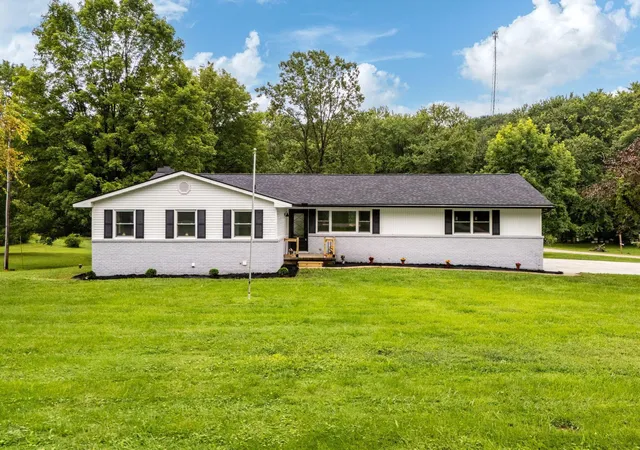 1st image of 2525 Hamburg Rd Sw, Lancaster, OH 43130 | MLS# 226030802