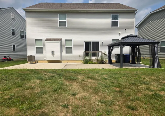 3rd image of 8727 Crooked Maple Dr, Blacklick, OH 43004 | MLS# 226030504