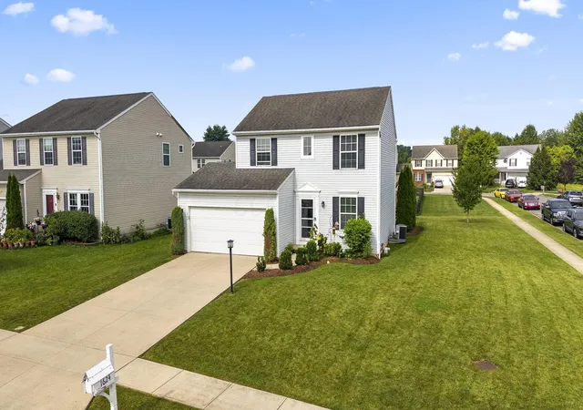 1st image of 1624 Roscommon Dr, Pataskala, OH 43062 | MLS# 226030371