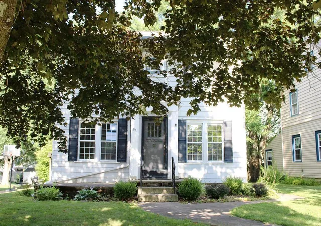 Photo 2 of Single family home for sale at 96 Glenwood Blvd, Mansfield, OH 44906 | MLS# 226030367 | Listing updated on 2026-08-11