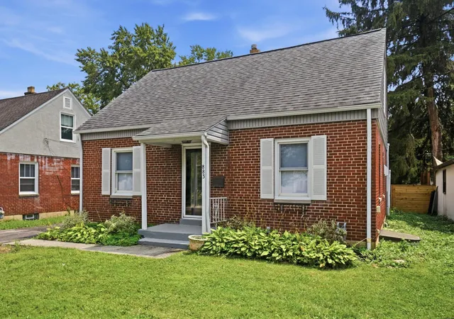 Photo 2 of Single family home for sale at 883 W 9th Avenue, Columbus, OH 43212 | MLS# 226030380 | Listing updated on 2026-09-14