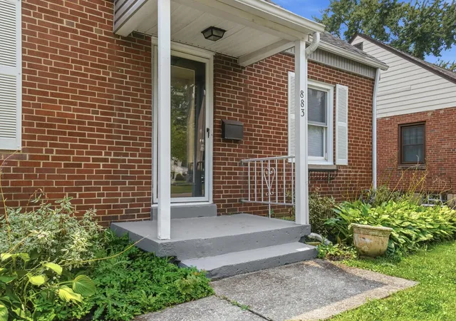 Photo 3 of Single family home for sale at 883 W 9th Avenue, Columbus, OH 43212 | MLS# 226030380 | Listing updated on 2026-09-14