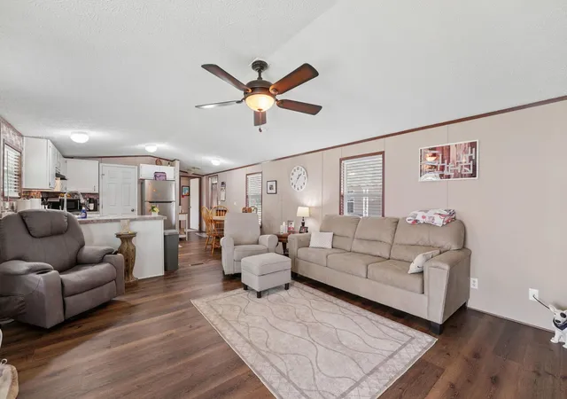 Photo 4 of Single family home for sale at 668 Royal Palm Ct, Columbus, OH 43207 | MLS# 226030468 | Listing updated on 2026-09-16