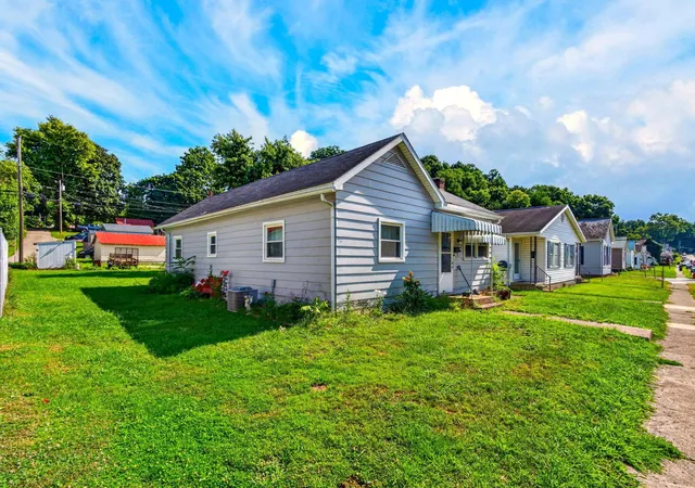 3rd image of 744 3Rd St, Logan, OH 43138 | MLS# 226030379