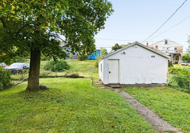 43rd image of 442 Clarendon St, Newark, OH 43055 | MLS# 226031149