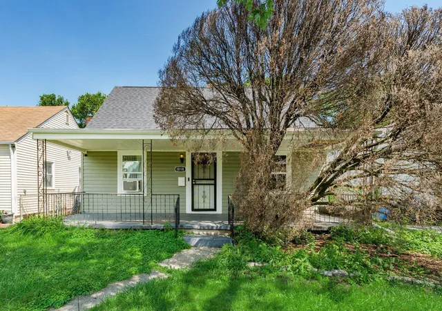 Photo 3 of Single family home for sale at 1018 E 19th Avenue, Columbus, OH 43211 | MLS# 226030907 | Listing updated on 2026-09-10