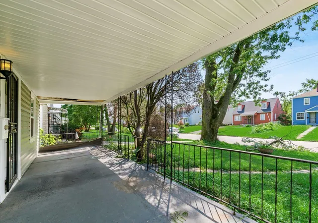 Photo 3 of Single family home for sale at 1018 E 19th Avenue, Columbus, OH 43211 | MLS# 226030907 | Listing updated on 2026-10-19